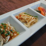 ヌーベルシノワ 玻璃 - バンバンジー、干し豆腐、野菜ピクルス