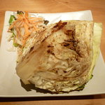 オーガニック カムー - １／４キャベツ焼きサラダ