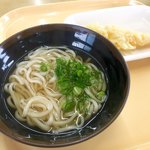 名もないうどん屋 - かけうどん小とエビの天ぷら。