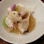 鳥田中 - お通し　天草鱧の焼霜造りは土佐酢のジュレで・・