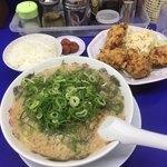 来来亭 - 「から揚げ定食」税抜990円
              (ネギ多め、麺硬めでオーダー)