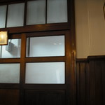 前田珈琲 - 建具は当時のまま