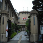 明倫小学校内にあり