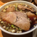 りきどう - 焙煎2色つけ麺チャーシューのつけ汁