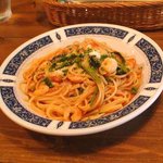 イタリア食堂・ファゴット - 小エビとほうれん草のトマトソースパスタ