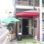 Journey Journey Box Round - 店舗外。