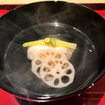 銀座 しのはら - お椀：大原の鮑、毛蟹のしんじょしんじょ、