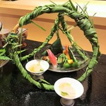 銀座 しのはら - 「茅の輪くぐり」がモチーフ