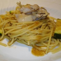 カーロ・エ・カーラ - 活アワビの肝ソーススパゲティ