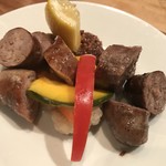 炭火焼鳥 きち蔵 - ソーセージ食べ比べ(短角牛ソーセージ、白金豚ソーセージ)