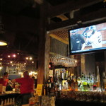 SUMMER SHACK - ２、後ろ姿の禿げ頭がクリスです。