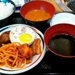 Sutaminatarou - 三皿目、カレー２種、煮込みハンバーグ、目玉焼き、角煮、から揚げ、ナポリタン、ご飯