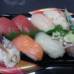 サンエース - 魚屋のにぎり寿司　734円