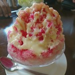 玉子焼 にし尾 - かき氷(いちご・ミルクミルクミルク)