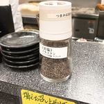 とんかつ檍 - 【2018年06月】一押しの塩「ヒマラヤ岩塩ナマック」です。