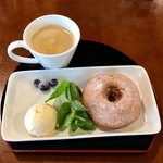豆腐工房 ぬくもり畑 - 豆乳ドーナツとアイス・コーヒー ５１０円・・・