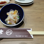 日本料理・ふぐ　桃 - 先付：鶏モモ肉のたたき