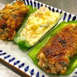 博多串焼き バッテンよかとぉ 鶴橋店 - 塩ピーマンに、つくねとポテサラを詰めてみた。