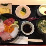 はかた天乃 - 海鮮丼 980円 税別