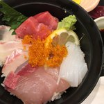 はかた天乃 - 海鮮丼は魚の種類が増えてお得