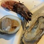 うみの駅 七のや - 2018年6月。海鮮バーベキューは、牡蠣と白蛤と赤海老。