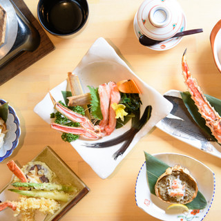 鮮魚・蟹・串。ジャンルの異なる料理を堪能！自慢の宴会コース