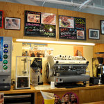 Nick&Renée - カウンター奥のエスプレッソマシーン