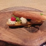 ビストロアム - フォアグラのエクレア、バルサミコが下敷きになっていた、
      