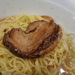 煮干し中華そば 一剣 - 裏はスモークみたい