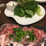 Vietnam French De salita - 豚肉とキノコの森の薬膳お酢しゃぶしゃぶ１４８０円の半額