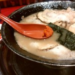 火の国文龍 - チャーシュー麺と、辛子高菜＆紅しょうが