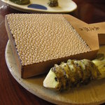 うなぎ亭 友栄 - 白焼きは３種の味で楽しめます。