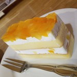 炭焙き珈房 るびあ - 林檎と桃のケーキです。