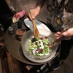 ティキティキ - シーザーサラダを混ぜ混ぜしてからの〜お皿へ