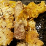 餃子工房 ギョィィィィィィン - 超とんぺい焼きの中身はごっついトンテキ！！