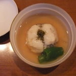 旬菜 あだち - ごぼうの笹がきを鱧で包んで出汁のきいた餡がかかってます。　絶品！