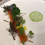 ラチュレ - 低温調理をしたサーモン。まったりとした食感は未知の味わいでした。