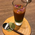 ラチュレ - 冷静のトマトのスープ。ウスターソースで味のアクセントを加えています。