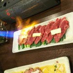 漢方和牛とかき小屋 - 漢方牛の炙り