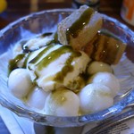 灯 - バニラアイスと白玉 玄米茶みつがけ