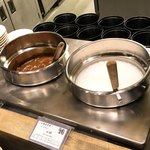 ラビスタ函館ベイ - 【2018年03月】お粥、ビーフカレーのコーナー。