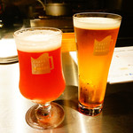 クラフトビアマーケット 神田店 - 左：ヒューガルデン ロゼ　右：富士燦々ビール　小麦ピルス