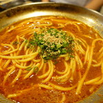 大阪 もつ鍋 PLay - ちゃんぽん麺投入