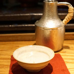 大塚 みや穂 - 田酒　特別純米 の温燗