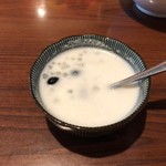 ディージャイ - 黒豆入りタピオカココナツミルク
