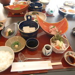 日本料理 花洛 - 刺身・豆腐・炊き合わせ・サラダ・ご飯