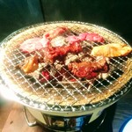 かんてきホルモン 焼肉 蔓 - 