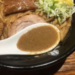 中華蕎麦 とみ田 - 中華そばのスープ