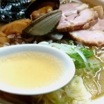 らーめん工房 魚一 - 魚醤ラーメン・こってり味《スープ》【Jun.2018】