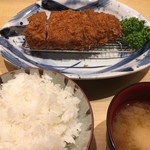 とんかつ神楽坂 さくら - 山形豚の肉厚とんかつです。